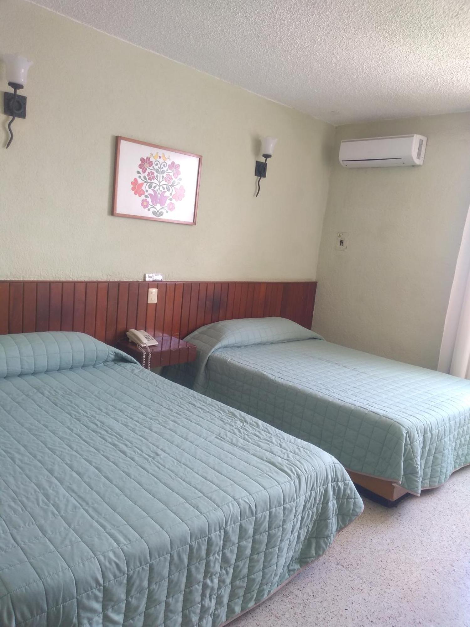 Hotel Batab Канкун Екстериор снимка