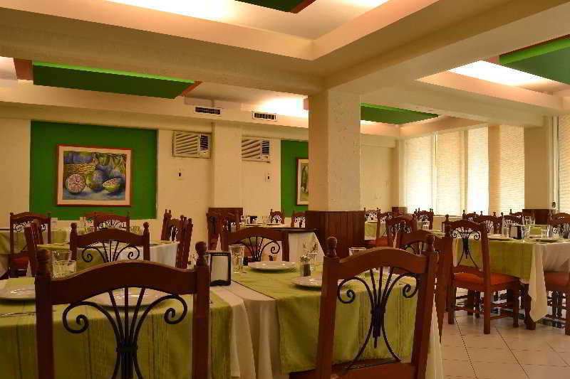 Hotel Batab Канкун Екстериор снимка