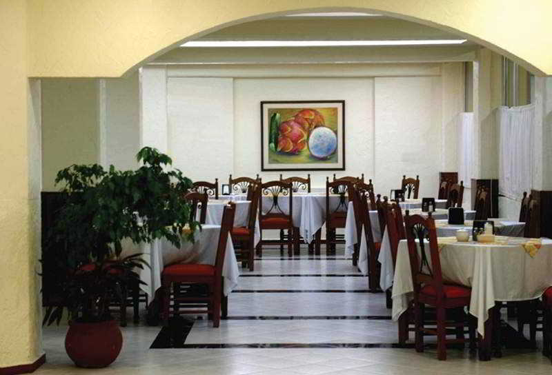 Hotel Batab Канкун Екстериор снимка