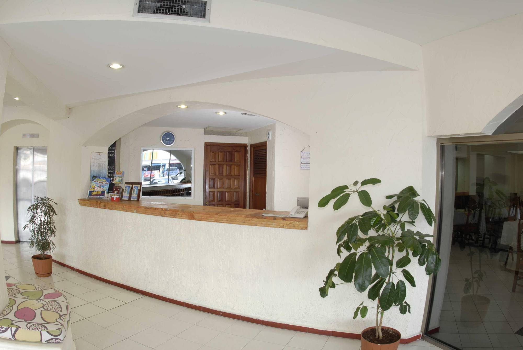 Hotel Batab Канкун Екстериор снимка